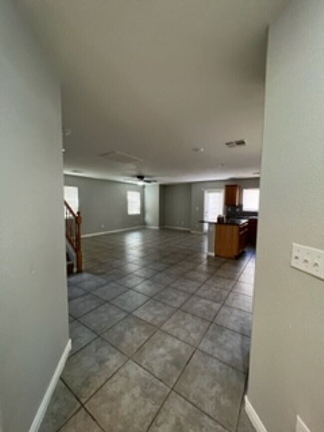 Building Photo - 4 br, 2.5 bath House - 6482 Holyrod Park C...