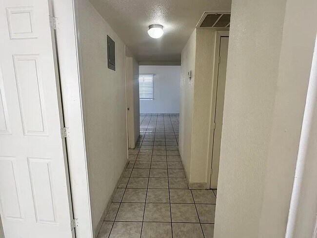 Foto del edificio - 7221 N 26th Dr