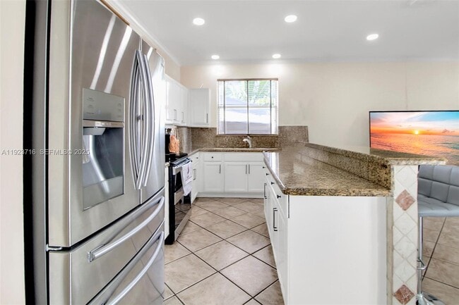 Building Photo - 15875 SW 149th Ln