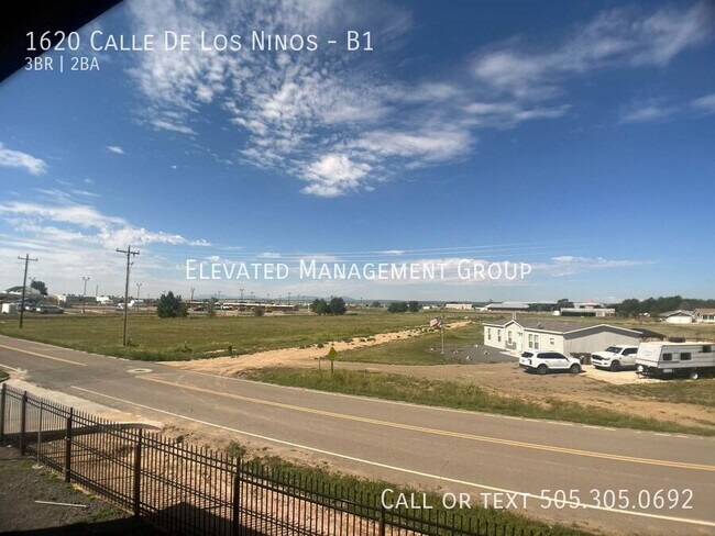 Building Photo - 1620 Calle de los Ninos Ave