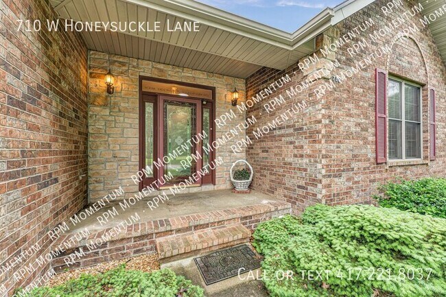 Foto del edificio - 710 Honeysuckle Ln
