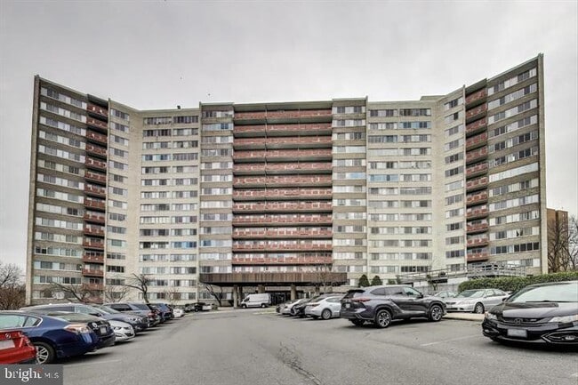 Building Photo - 5340 Holmes Run Pkwy