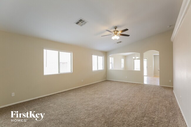 Building Photo - 3141 W Sunland Ave