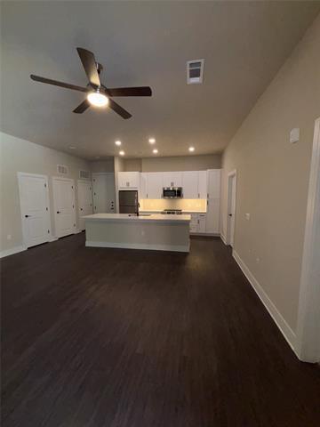 Building Photo - 111 Town Pl