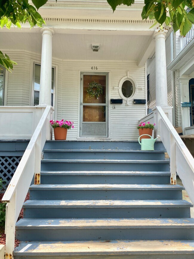 main entrance - 416 N Paterson St