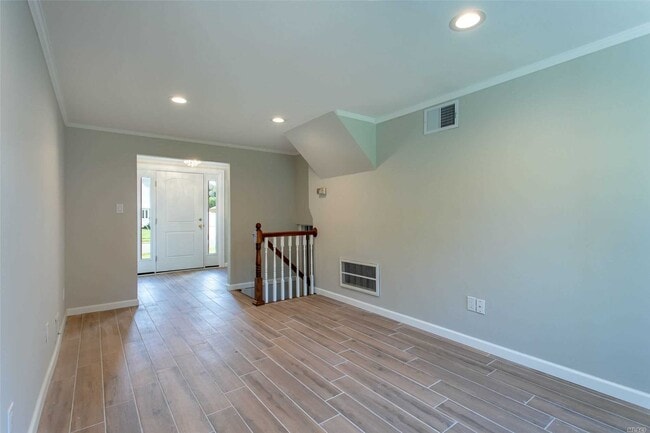 Building Photo - 15 Gainsville Dr