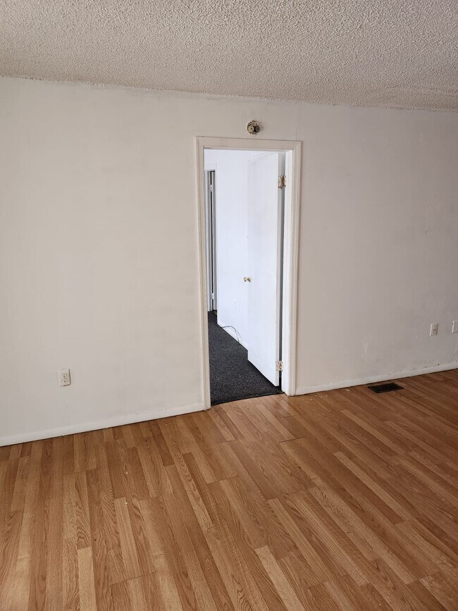 Building Photo - 145 Snowshoe Ct