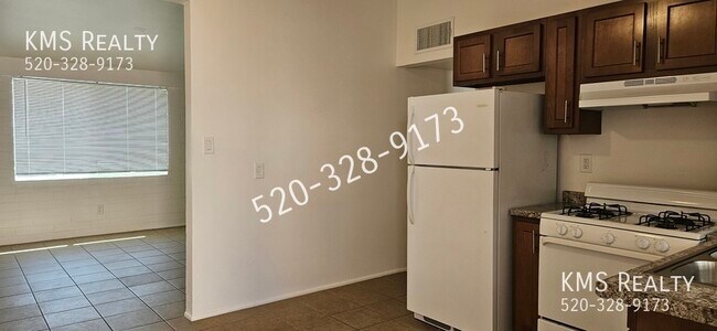 Building Photo - 5126 E Bellevue St
