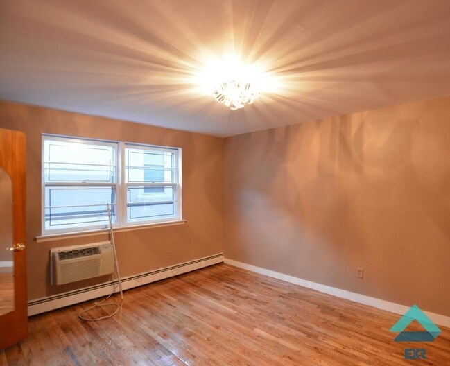 Foto del edificio - 1408 E 13th St