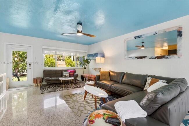 Foto del edificio - 340 Bamboo Rd