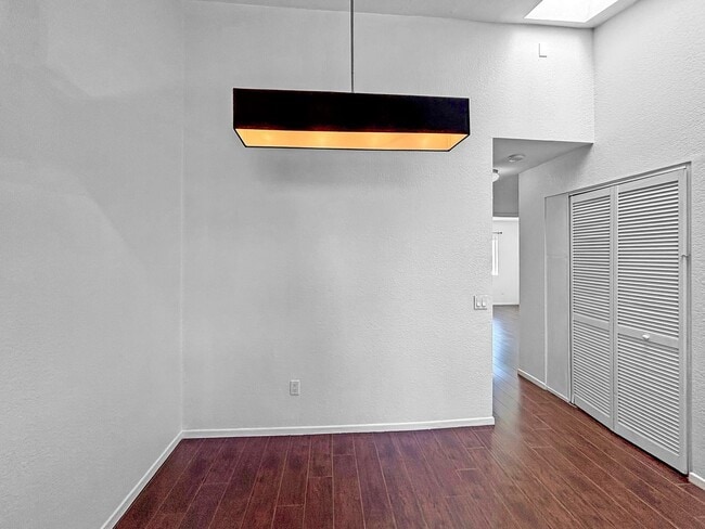 Foto del edificio - Charming 2BD/2BA Condo in Normal Heights w...