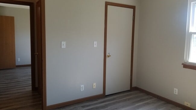 Building Photo - 3540 Bethel Dr