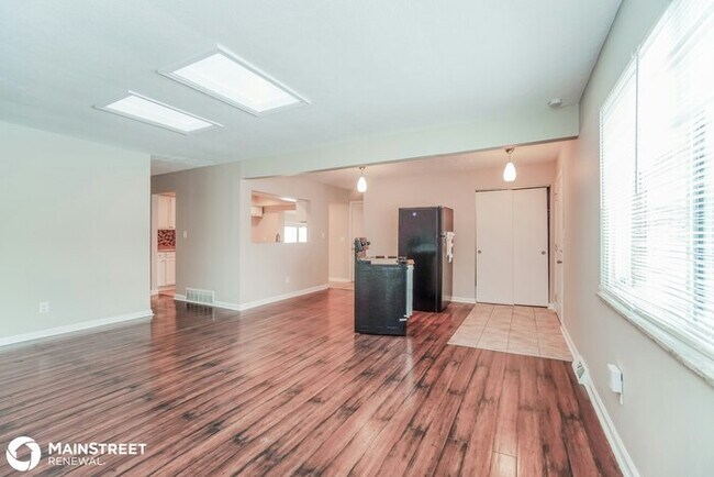 Building Photo - 3058 BLUE RIDGE RD, Columbus, OH 43219