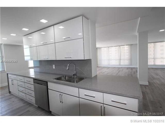 Foto del edificio - 2751 S Ocean Dr