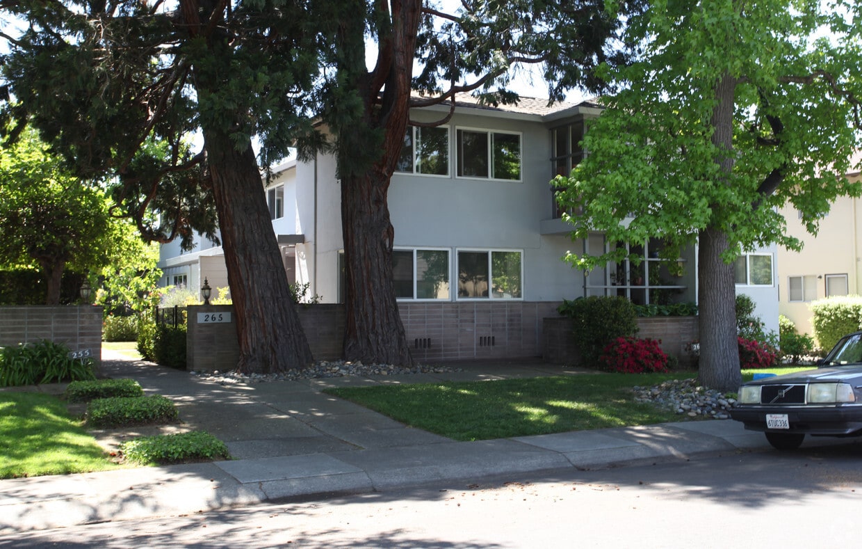 Building Photo - 4-unit MF