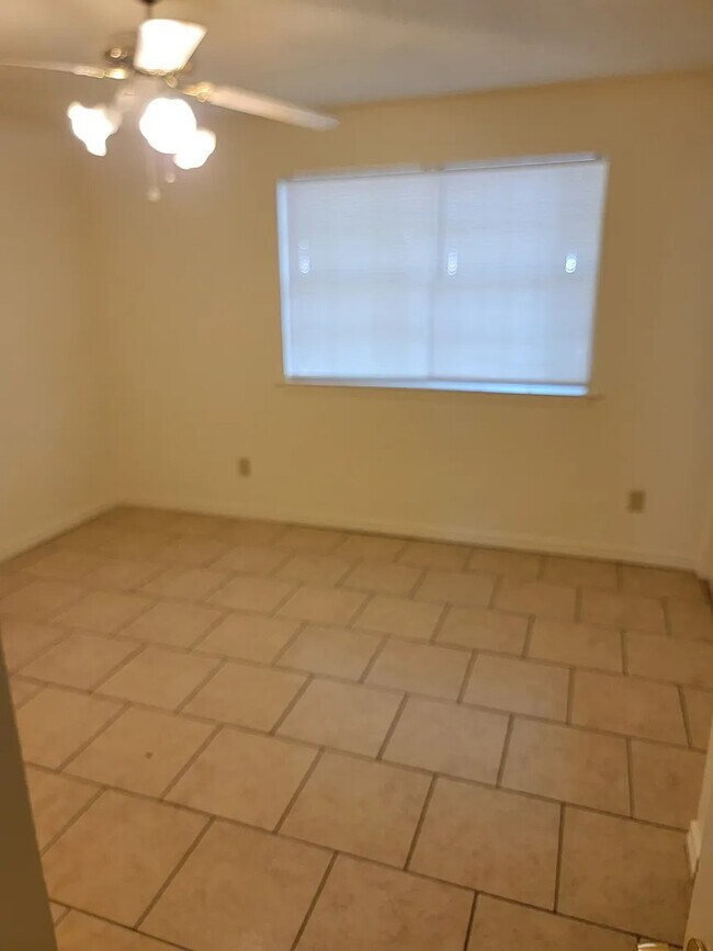 Foto del edificio - 415 Zinnia Ave