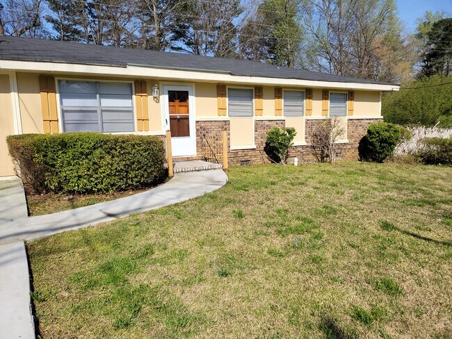 Building Photo - 2410 Sherwood Pl SW
