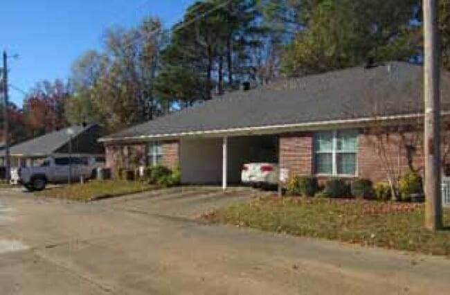 Building Photo - 4907 N Park Rd