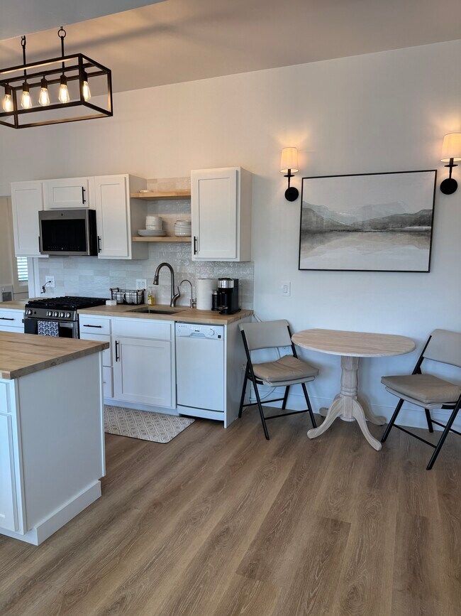 Foto del edificio - 245 Country Hills Ln