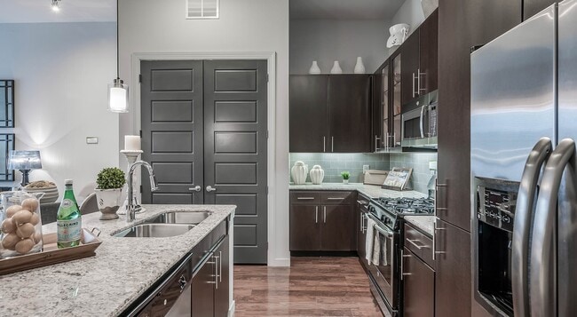 Building Photo - Natural Beauty– Discover The Difference
