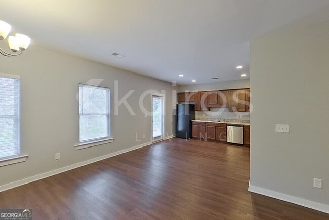 Building Photo - 213 Birch Ave