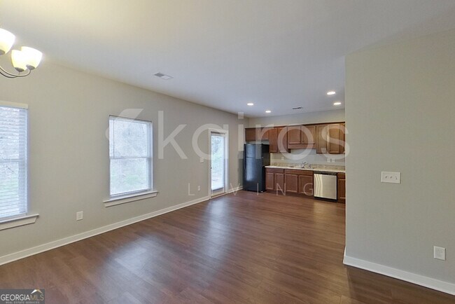 Foto del edificio - 213 Birch Ave