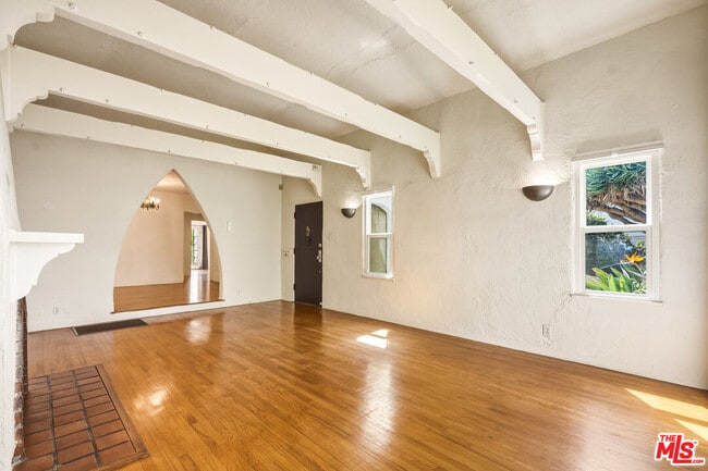 Building Photo - 2613 Cloverfield Blvd