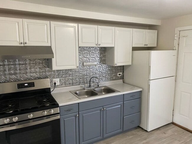 Building Photo - 2151 W. 119th St Unit 2S Blue Island, IL 6...