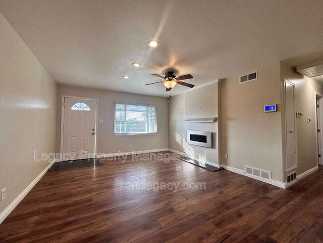 Building Photo - 7118 Watt Ave