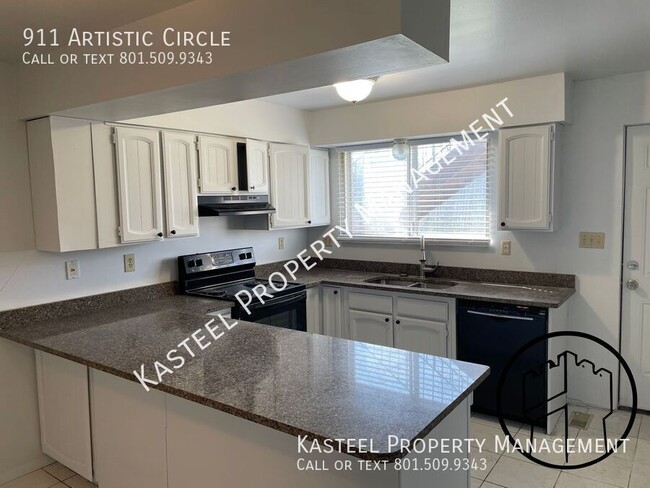 Building Photo - 911 Artistic Cir