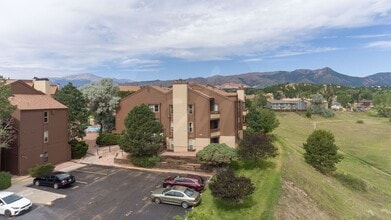 Building Photo - 128 W Rockrimmon Blvd