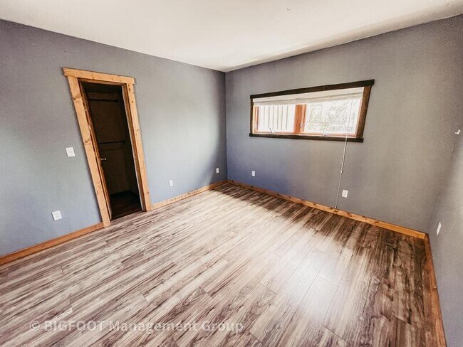 Building Photo - 411 W Quartz St