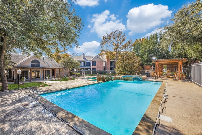 Pool - Eastgrove Apartments