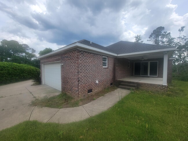 Building Photo - 3208 West Ct