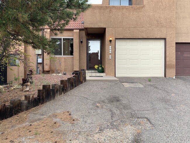 Foto del edificio - 3860 N Butler Ave