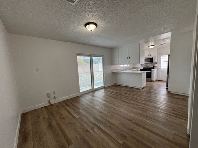 Foto del edificio - 1455 Laramie Ave