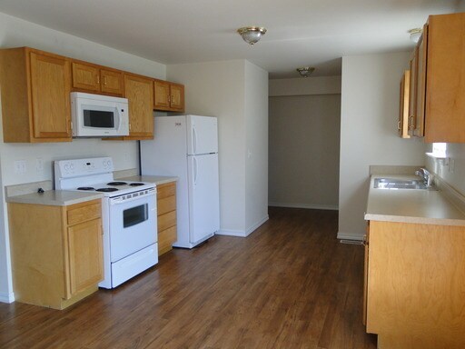 Building Photo - 6149-MF2-E1