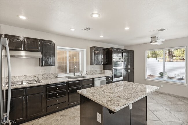 Building Photo - 1849 Derbyshire Dr