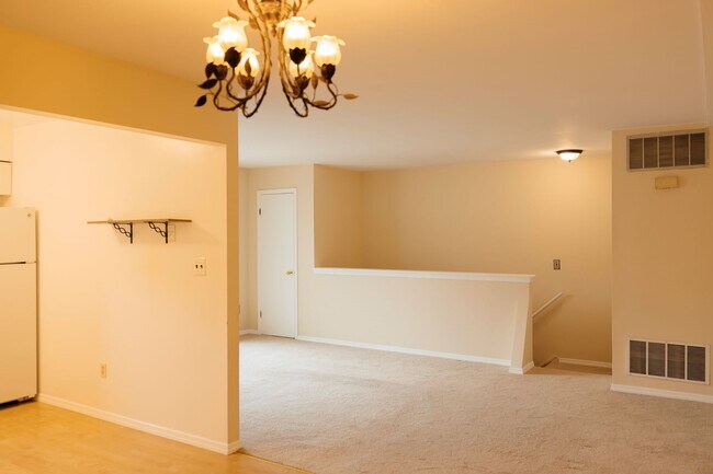 Foto del edificio - 1304 Normandy Ct