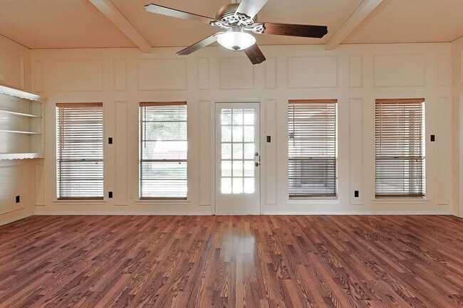 Building Photo - 6809 Fawn Valley Pl