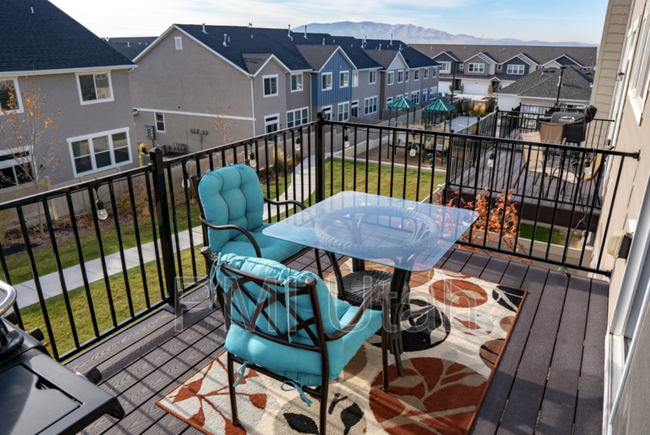 Foto del edificio - 4154 Cresthaven Ln