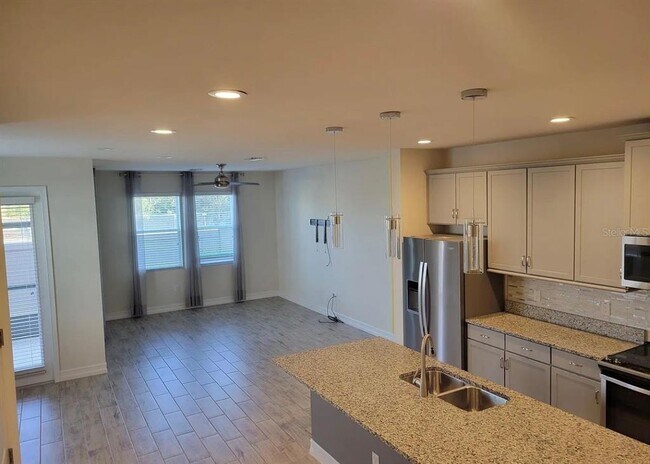 Foto del edificio - 3231 Painted Blossom Ct