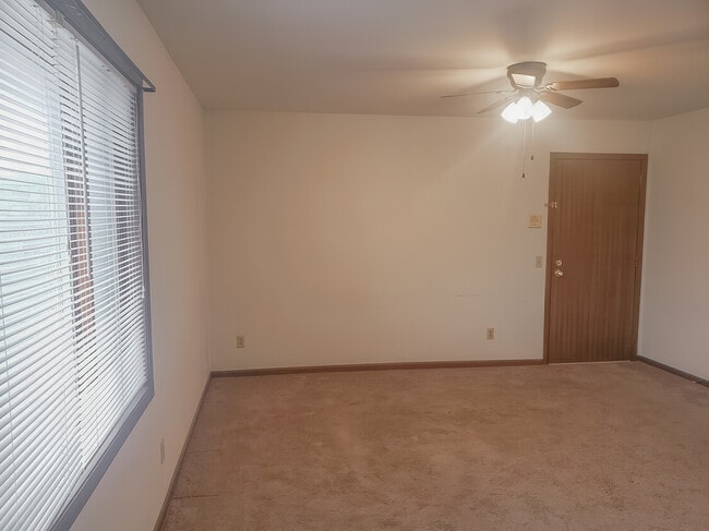Foto del edificio - 695 Wood Violet Ln