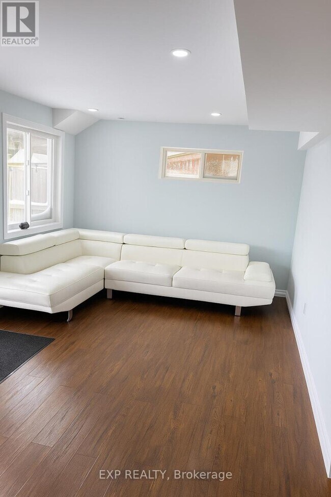 Photo du bâtiment - 960 Bianca Ct