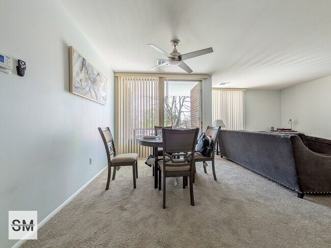 Foto del edificio - 10224 Prince Pl