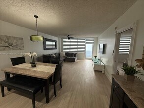 Building Photo - 3725 S Ocean Dr