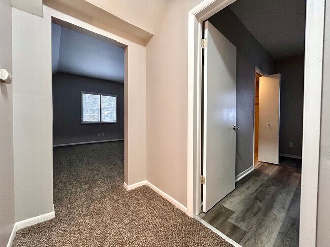 Building Photo - 1461 Leahy St