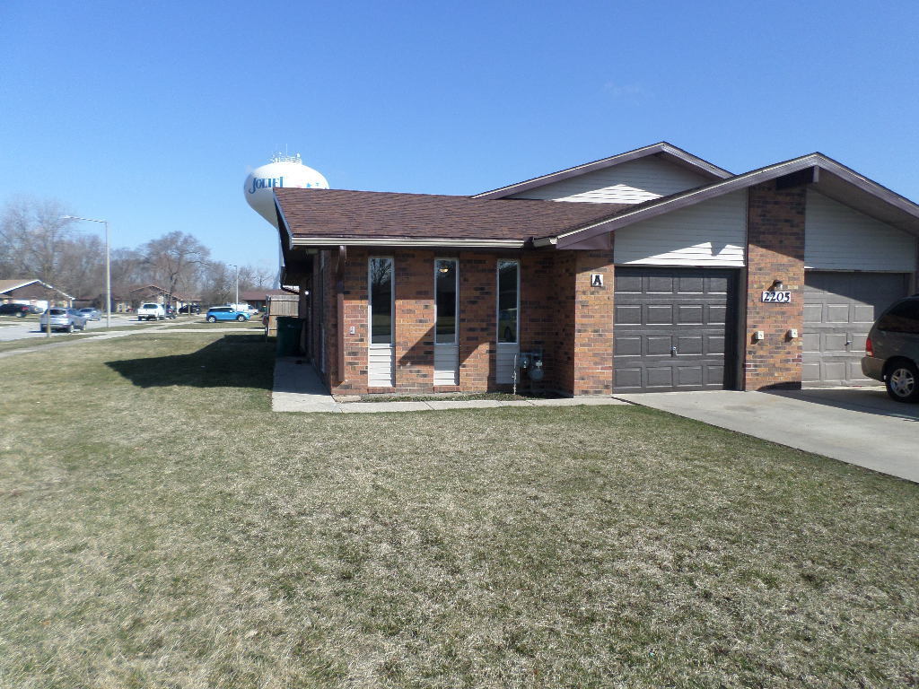 2205 Bogdan Ln S, Joliet, IL 60432 Townhome Rentals in Joliet IL