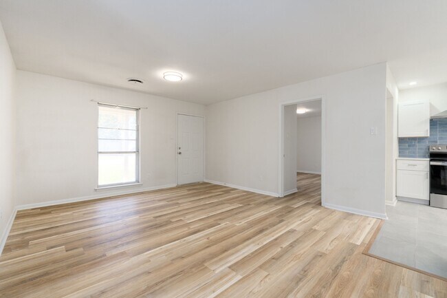 Building Photo - 1802 Janis Dr