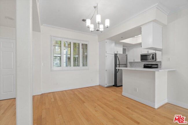 Building Photo - 1225 Armacost Ave